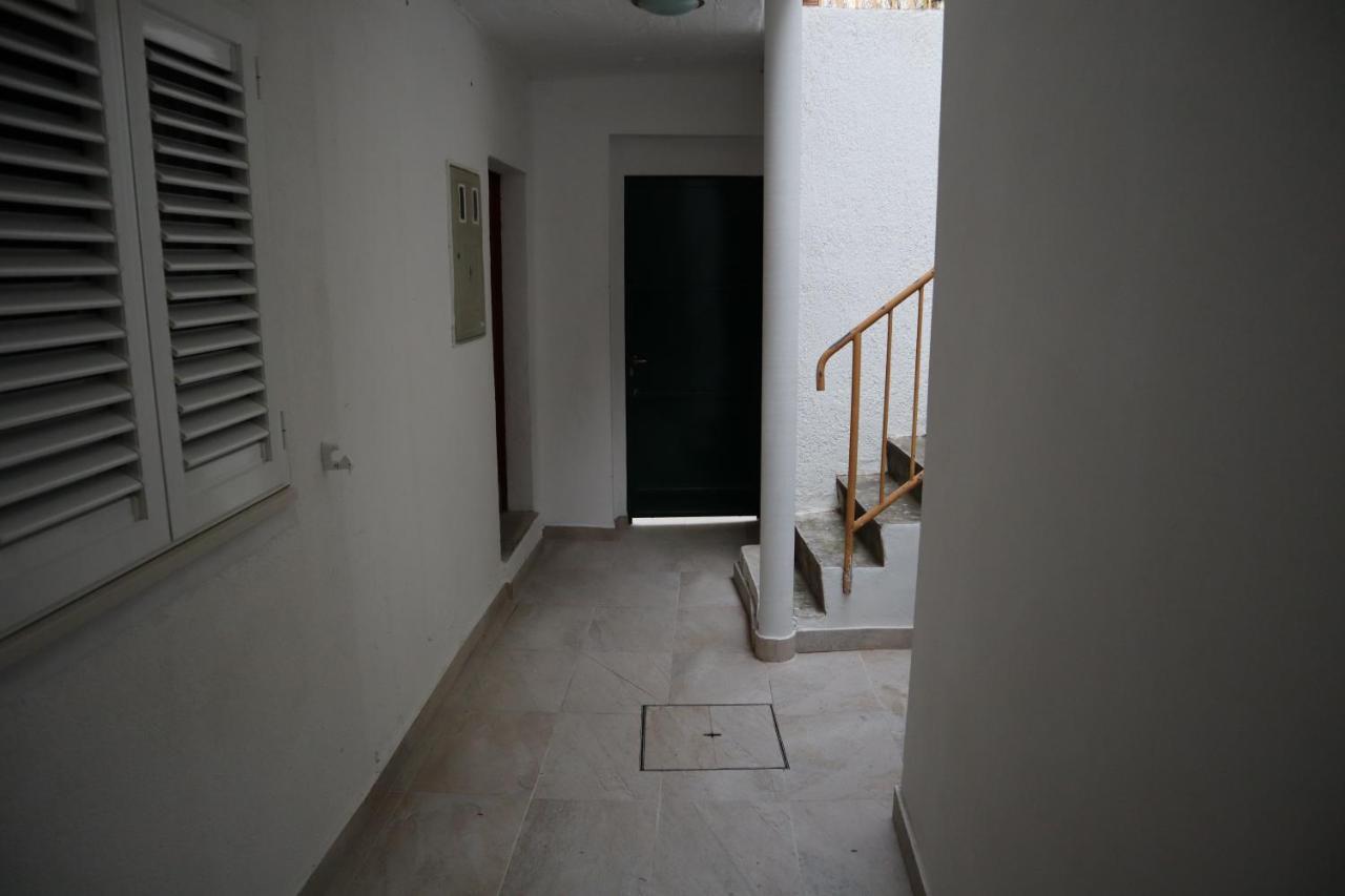 Apartments Iva Und Franka Omis Bagian luar foto